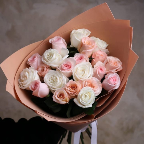 Купить на заказ Букет из 21 розы (микс) с доставкой в Жетысае
